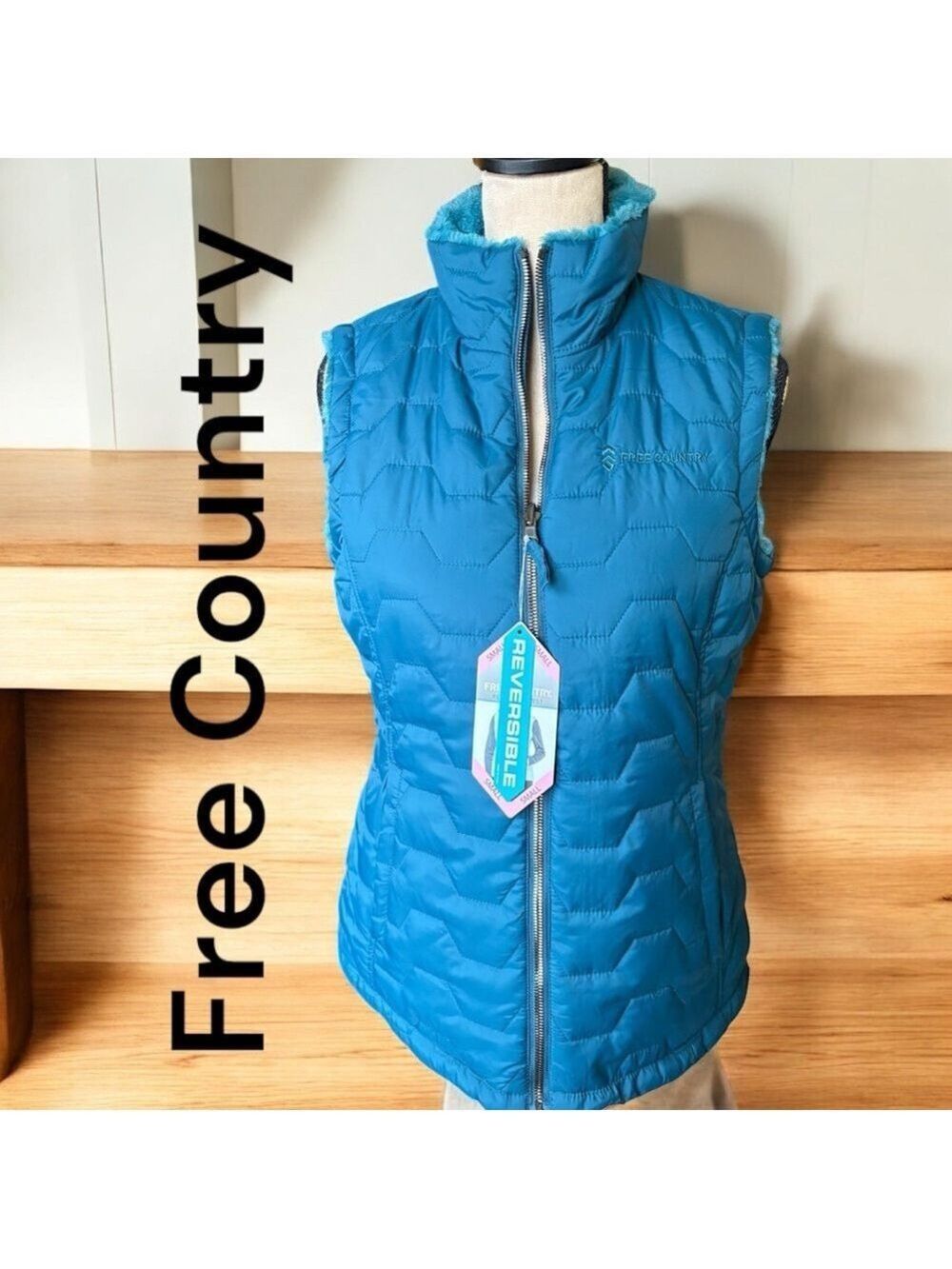 Free Country-NWT Small women’s reversible fullzip vest teal blue/green.2 pockets